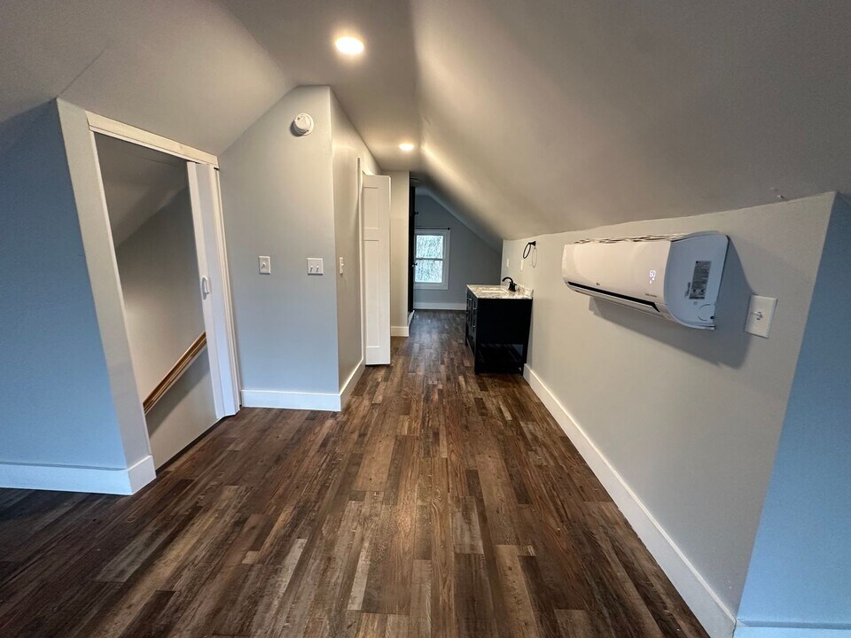 216 Kinsey Ave in Cincinnati, OH - Building Photo