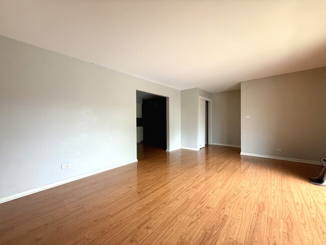 27 S Waiola Ave in La Grange, IL - Building Photo - Building Photo