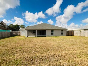 928 SW John MacCormack Terrace in Port St. Lucie, FL - Building Photo - Building Photo