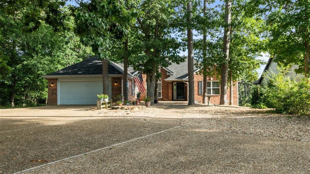 44 Devizis Dr in Bella Vista, AR - Foto de edificio
