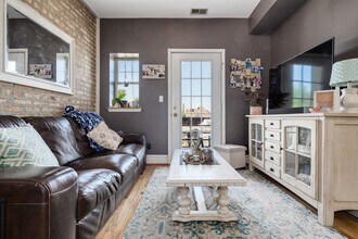 2546 W George St in Chicago, IL - Building Photo - Building Photo