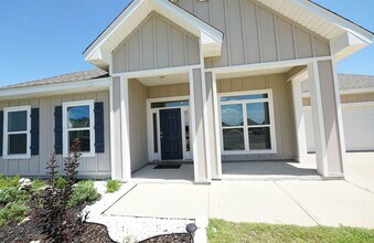 602 Champ Trl in Crestview, FL - Building Photo - Building Photo
