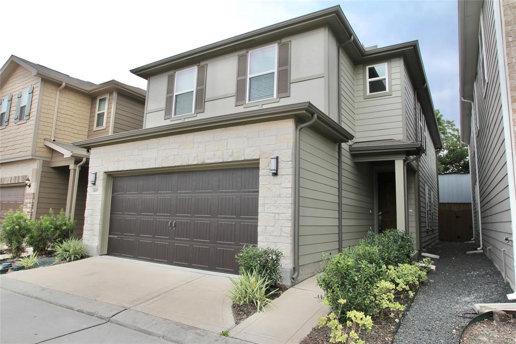 8609 Cedar Brook Point Dr in Houston, TX - Building Photo