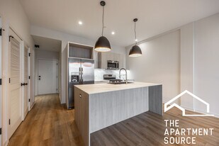 3207 N Narragansett Ave, Unit 103 in Chicago, IL - Building Photo