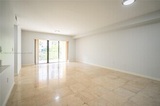 300 Majorca Ave in Coral Gables, FL - Building Photo - Building Photo