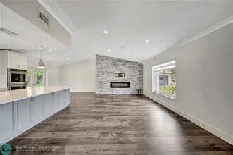 6401 Crossbow Ct in Davie, FL - Building Photo - Building Photo