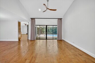 3396 NW 23rd Ct in Boca Raton, FL - Foto de edificio - Building Photo