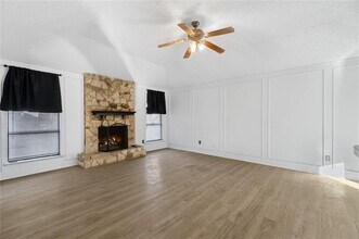 6930 Thornwood Dr in Dallas, TX - Building Photo - Building Photo