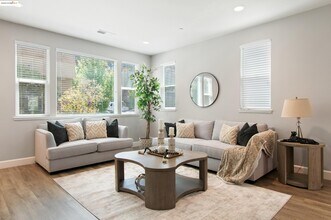 701 Tierney Pl in Martinez, CA - Building Photo - Building Photo