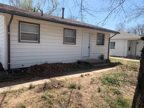 136 N Young St in Wichita, KS - Building Photo - Building Photo