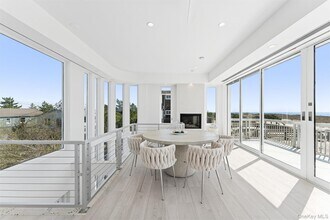 413B Dune Rd in Westhampton Beach, NY - Building Photo - Building Photo