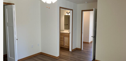 Maplewood Eco Cottages- Ages 55+ in Menomonie, WI - Building Photo - Building Photo