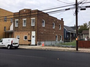 688 State St in Perth Amboy, NJ - Building Photo - Building Photo