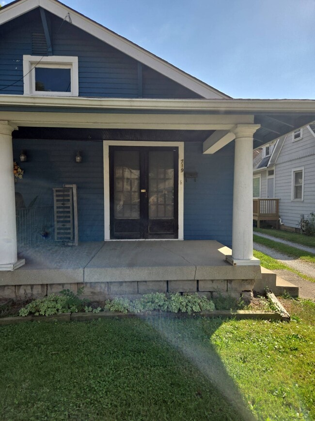 property at 719 E 54th St