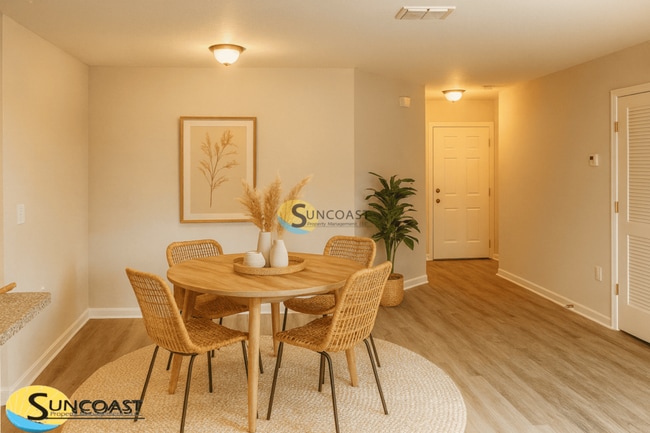 7847 Mariner St in Jacksonville, FL - Foto de edificio - Building Photo