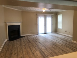 6634 Meadow Rue Dr in Norcross, GA - Building Photo - Building Photo