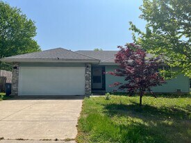 712 Rice St in Nixa, MO - Building Photo