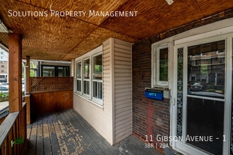 11 Gibson Ave in Hamilton, ON - Building Photo - Building Photo