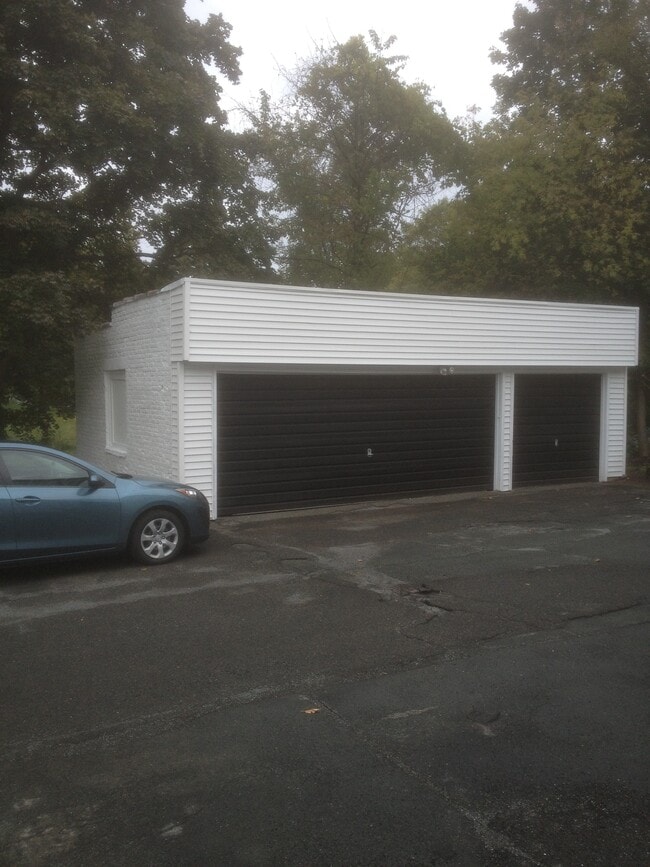 343 Watervliet Shaker Rd, Unit 343 1st in Watervliet, NY - Building Photo - Building Photo