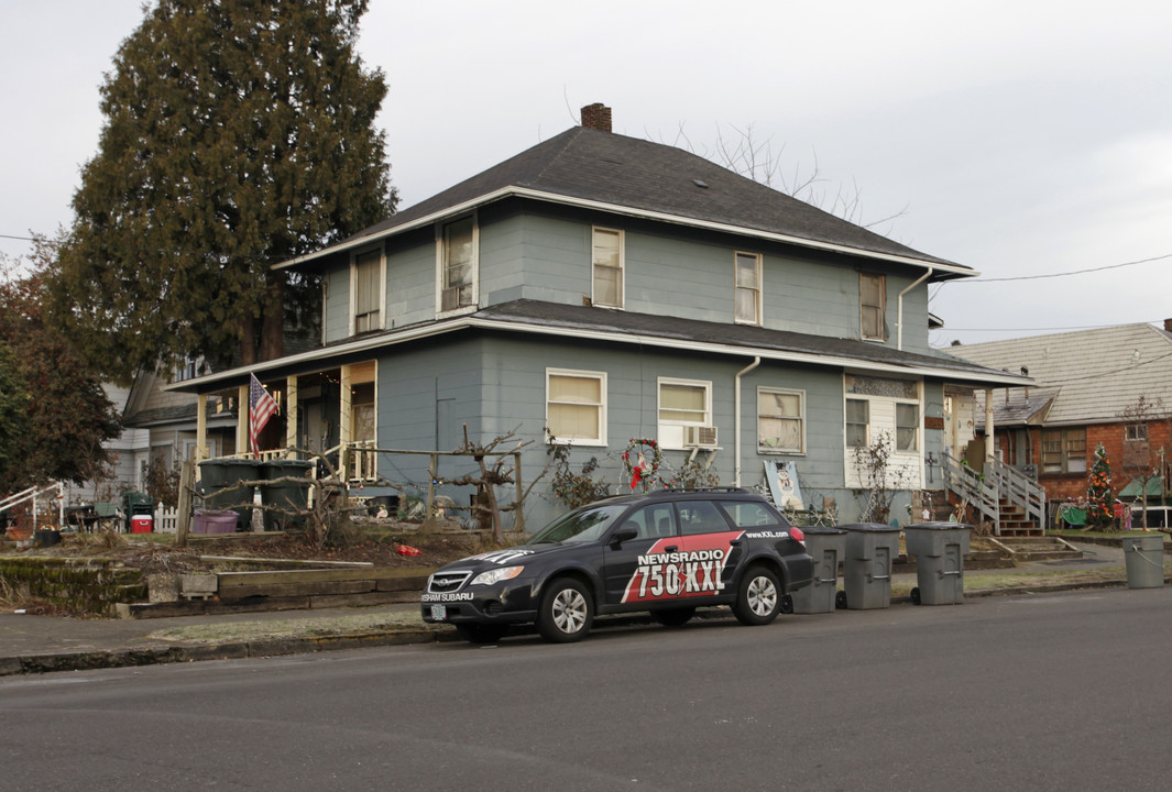 1004 W 12th St in Vancouver, WA - Building Photo