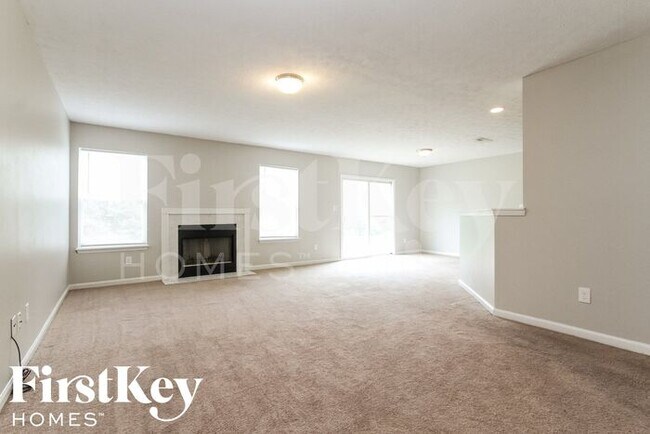 2711 Wortham Way in Indianapolis, IN - Foto de edificio - Building Photo