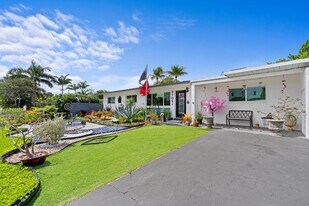 3705 NE 16th Ave in Oakland Park, FL - Building Photo