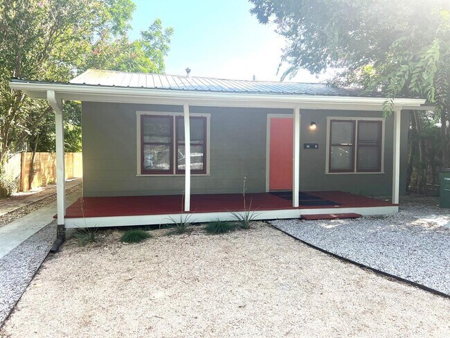 705 Franklin Blvd in Austin, TX - Building Photo - Building Photo