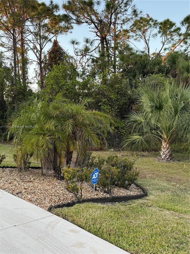 4631 Kennett St in North Port, FL - Building Photo - Building Photo