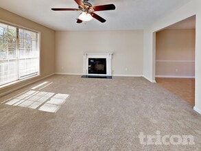 2481 Dublin Ct, Unit 9 in Lawrenceville, GA - Foto de edificio - Building Photo