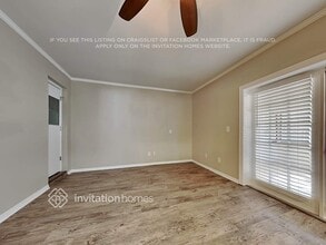 102 Valley Cir in Brandon, FL - Building Photo - Building Photo