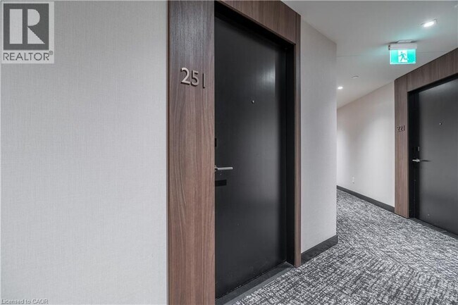 2501 Saw Whet Blvd. in Oakville, ON - Building Photo - Building Photo