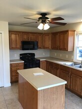 24 Michigan Dr in Sinking Spring, PA - Building Photo - Building Photo
