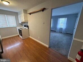 43 S Main St in Woodstown, NJ - Building Photo - Building Photo