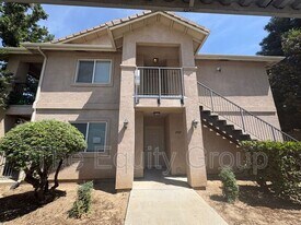 2922 N Zachary St in Visalia, CA - Building Photo