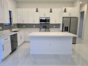 2604 26th St SW in Lehigh Acres, FL - Building Photo - Building Photo