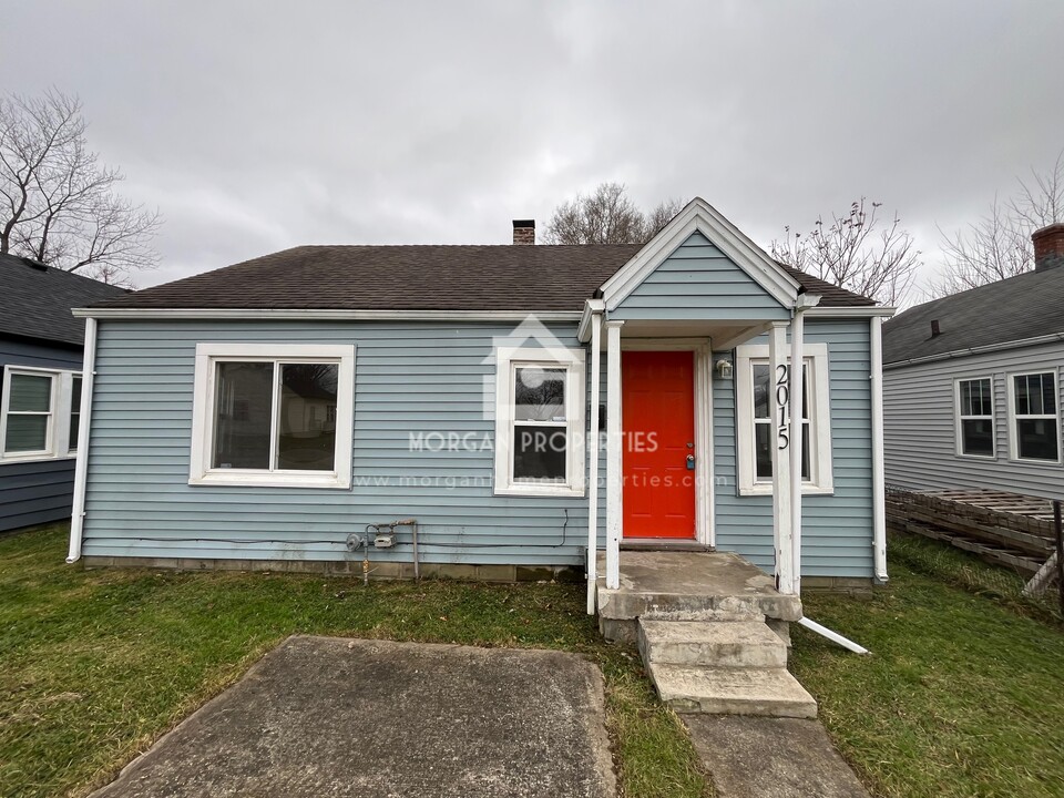 2015 W 18th St in Anderson, IN - Foto de edificio