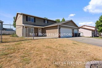812 Sage Bay Dr in Moses Lake, WA - Building Photo - Building Photo
