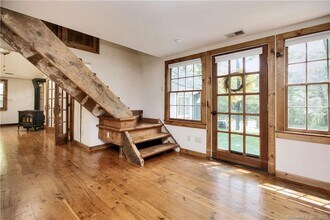 5 Old Mill Rd in Weston, CT - Building Photo - Building Photo
