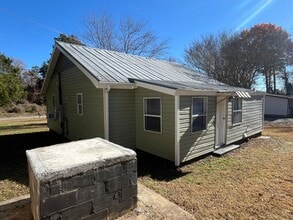 3912 Overdale Rd in Winston-Salem, NC - Building Photo - Building Photo