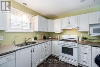 515 Crystal Dr in Peterborough, ON - Building Photo - Building Photo