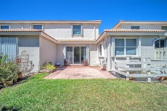 871 NW 130th Ave in Pembroke Pines, FL - Building Photo - Building Photo