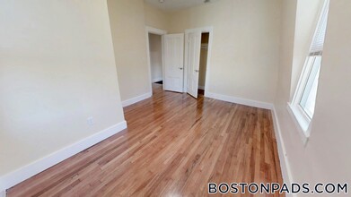 413 Washington St in Cambridge, MA - Building Photo - Building Photo