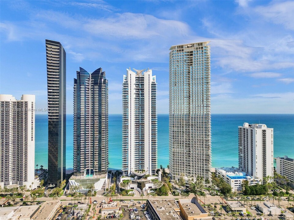 17001 Collins Ave in Sunny Isles Beach, FL - Building Photo