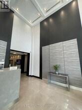 3504 Hurontario St in Mississauga, ON - Building Photo - Building Photo