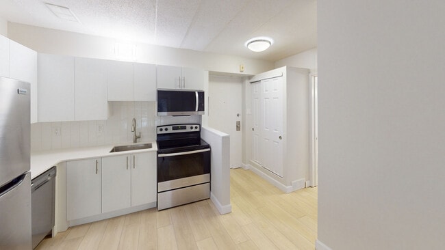 Britannia Park in Ottawa, ON - Building Photo - Building Photo