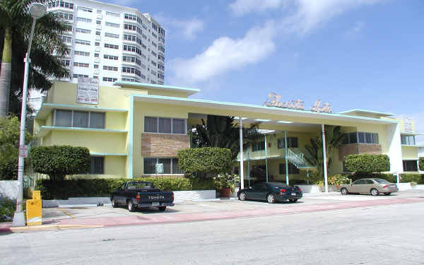 Sherita Apartments in Miami Beach, FL - Building Photo