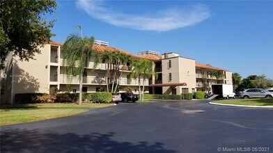 7960 NW 50th St in Lauderhill, FL - Building Photo - Building Photo