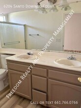 6204 Santo Domingo Ct in Bakersfield, CA - Building Photo - Building Photo