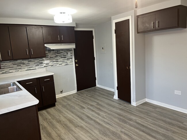 3601 W 79th St, Unit G in Chicago, IL - Building Photo - Building Photo