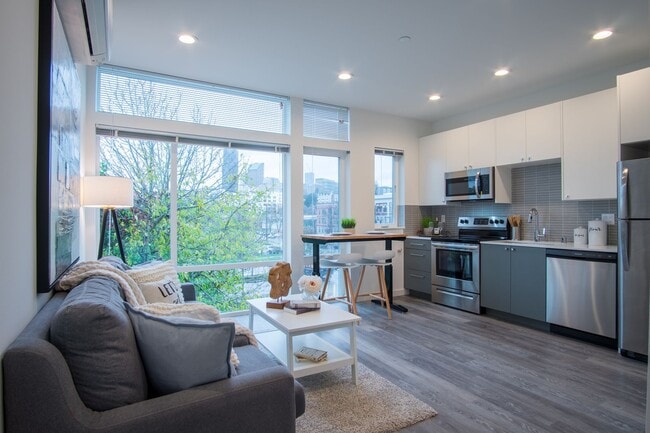 1417 E Yesler Wy in Seattle, WA - Building Photo - Building Photo